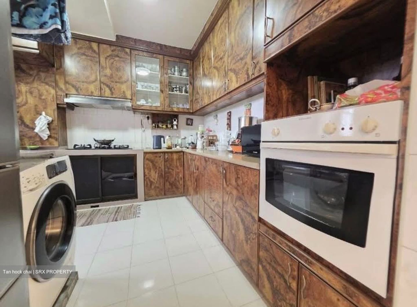 Blk 408 Hong Kah Court (Jurong West), HDB Executive #588785221